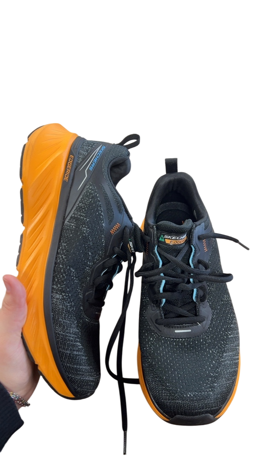 Skechers Sneakers 7.5 Black and Orange