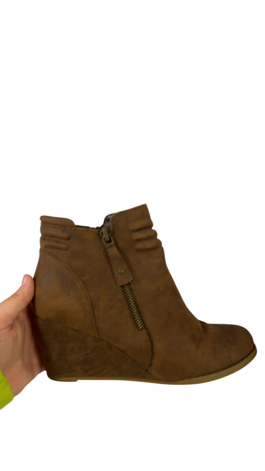 Boots 6 Brown