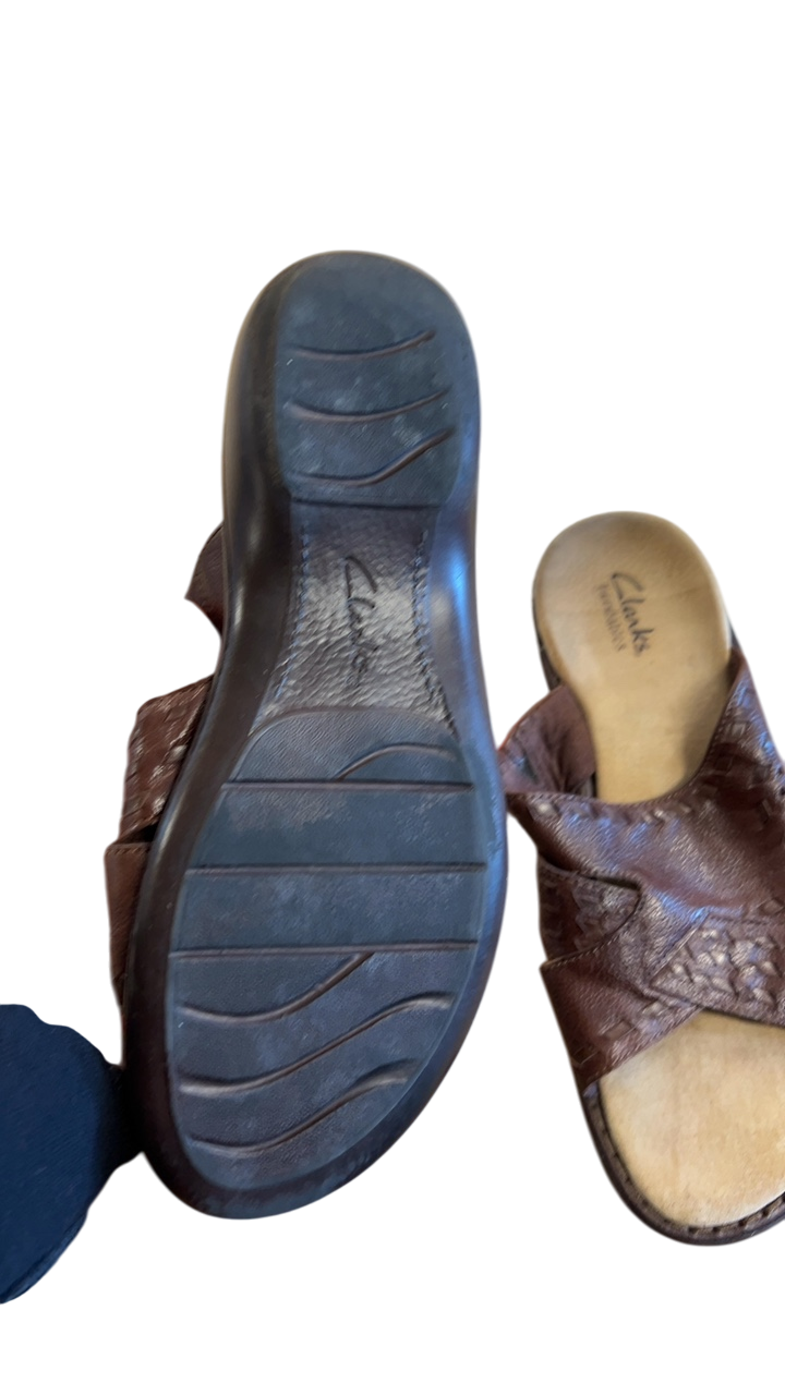 Clarks Sandals 9 Brown
