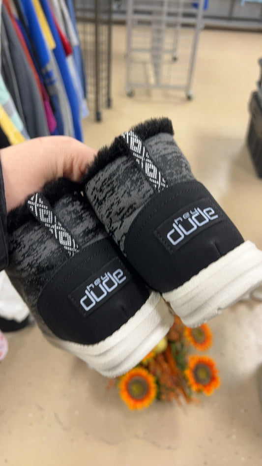 Hey Dude Boots 6 Black and Gray