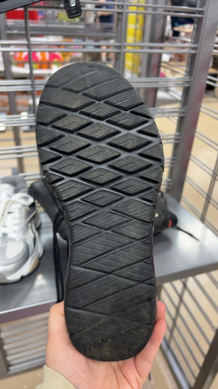 Sneakers 8.5