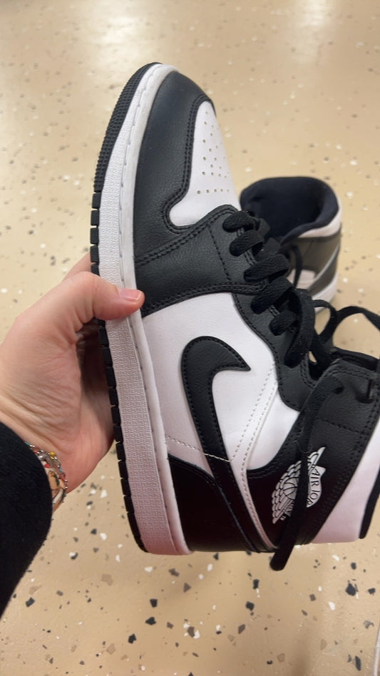Nike Sneakers 9.5 Black