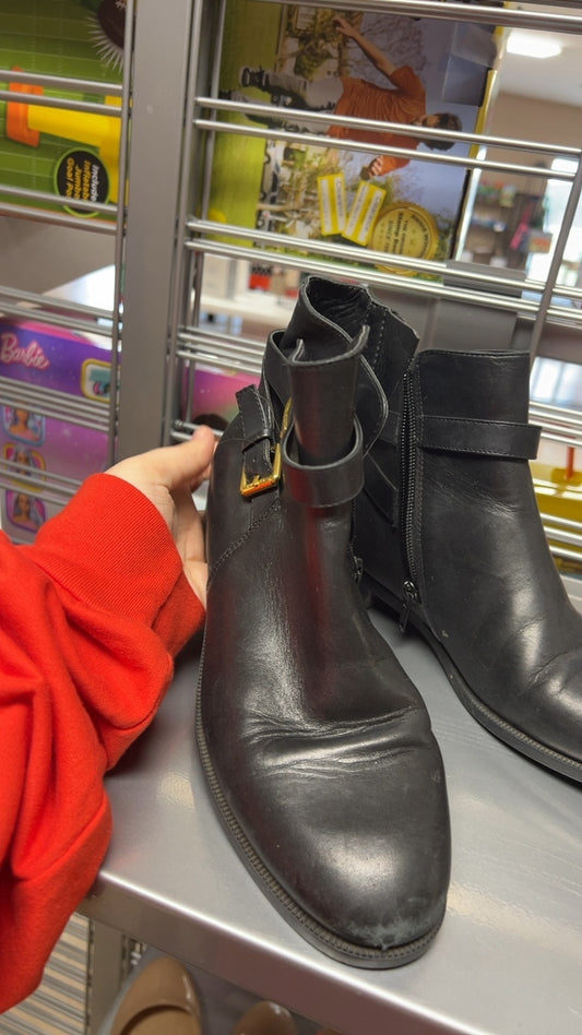 Ralph Lauren Boots 7.5