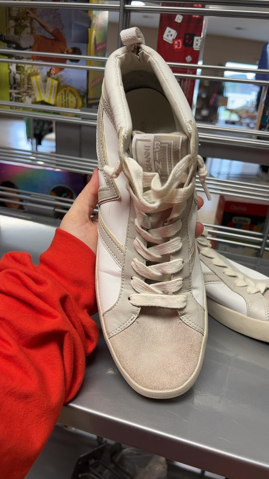 High top Sneakers 9.5