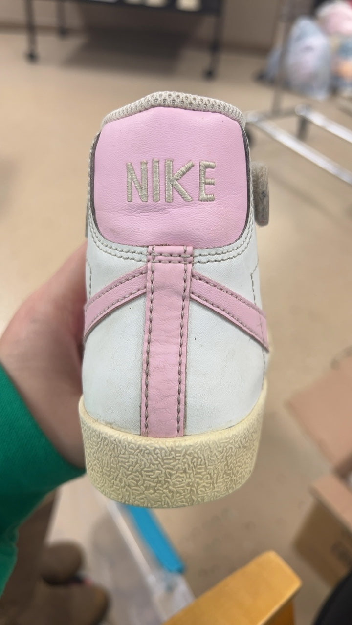 Nike Sneakers Youth 2