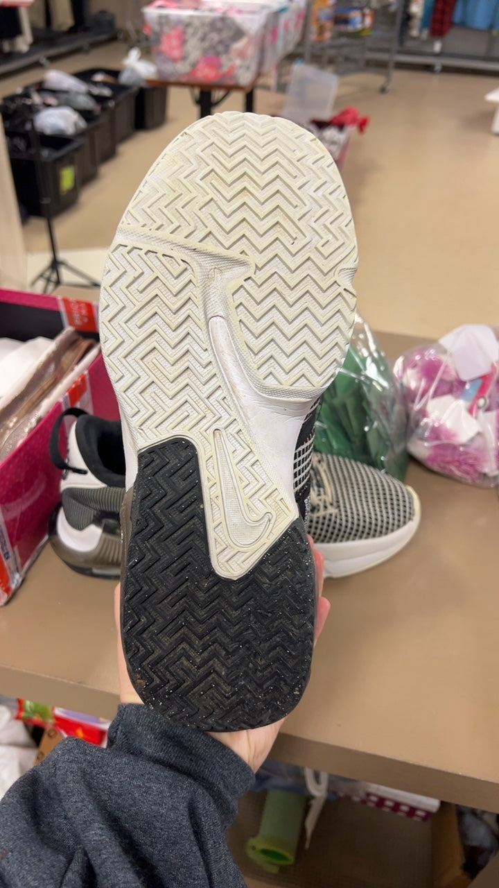 Nike Sneakers Mens 9
