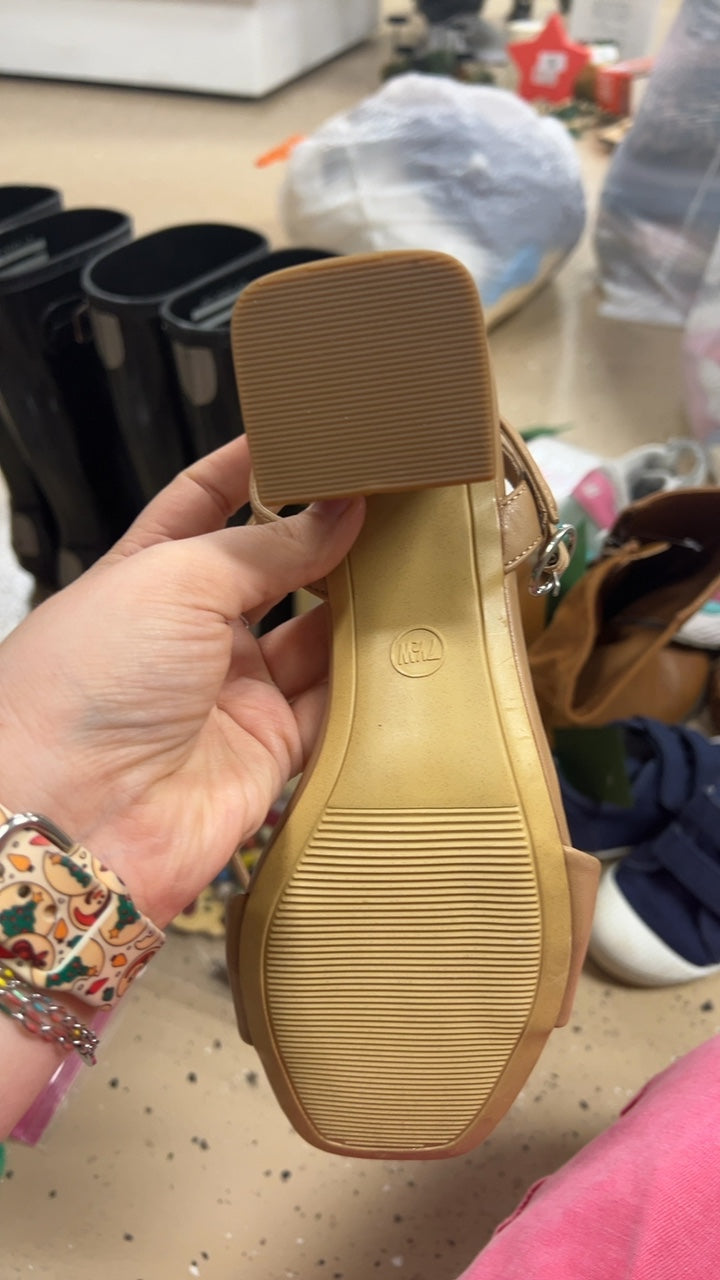 a new day Sandals 7.5