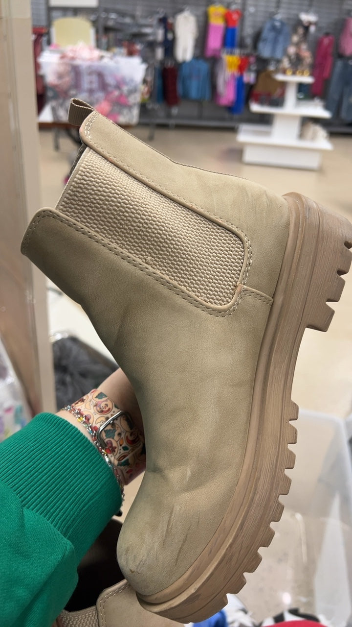 Boots 6