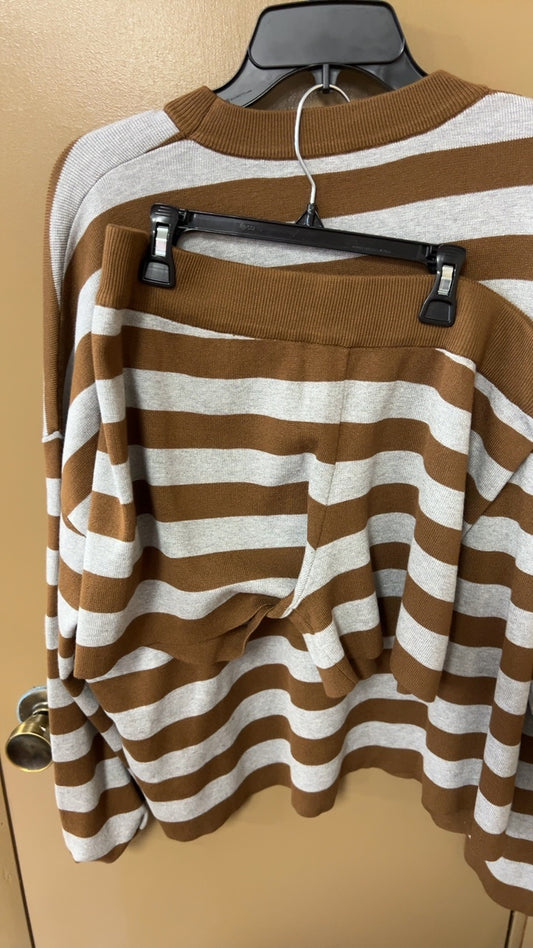 Shorts and Sweater XXL
