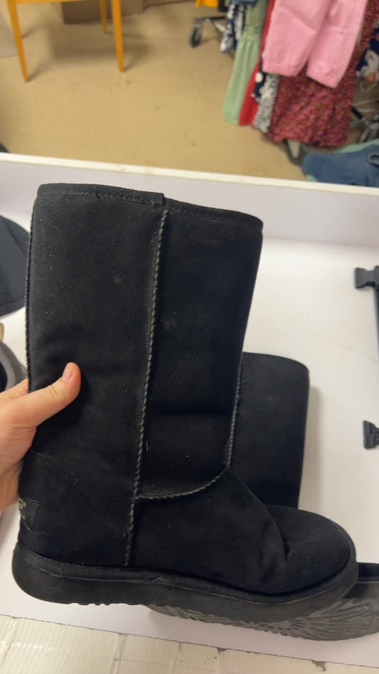 UGG Boots 8 UNAUTHENTIC