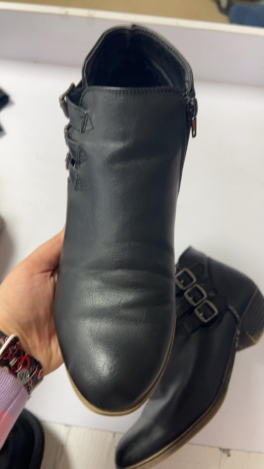 Boots 8.5