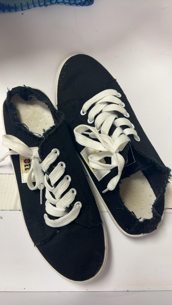 Sneakers 9