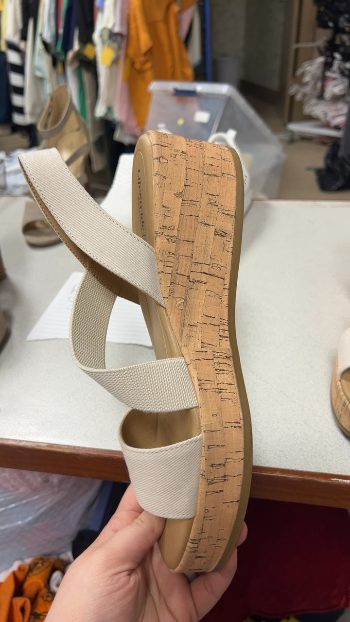 Lifestyles Sandals 9.5