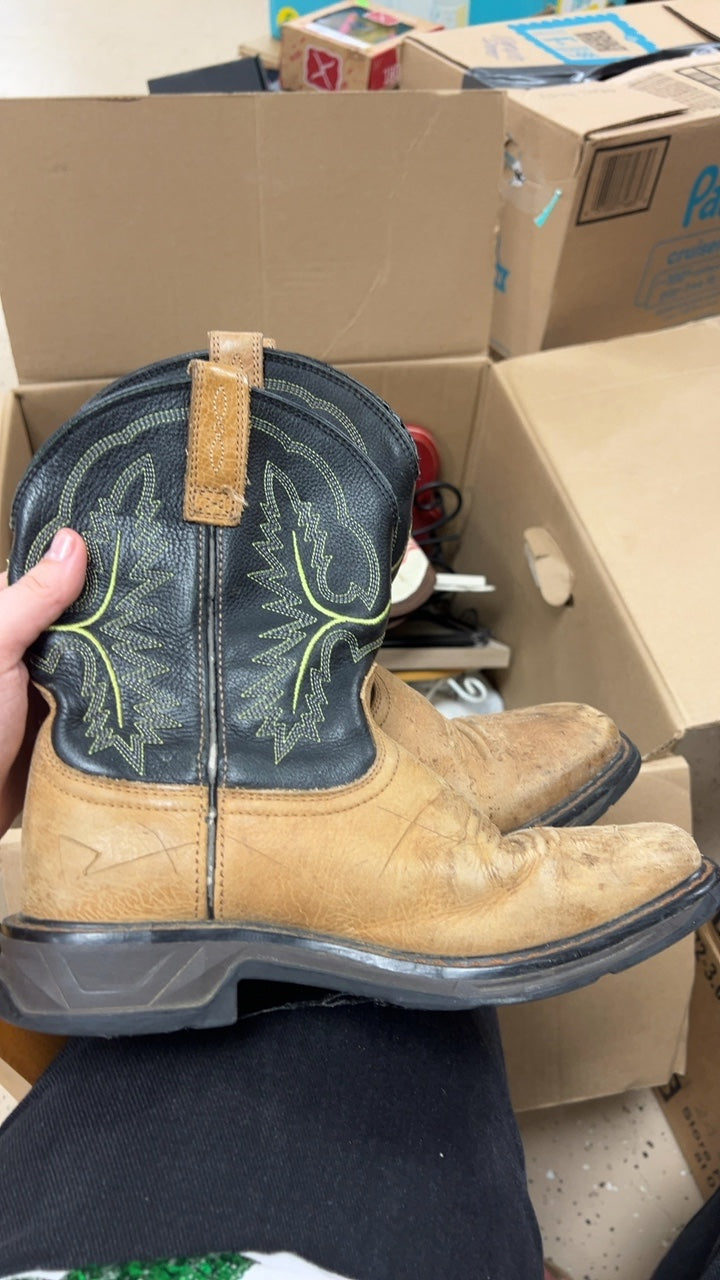 Ariat Boots YOUTH 4
