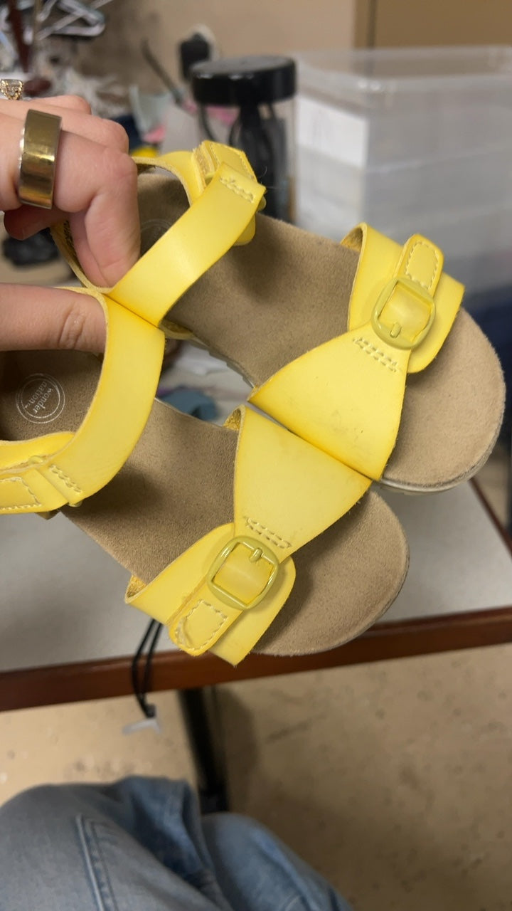 Yellow Sandals Youth 7