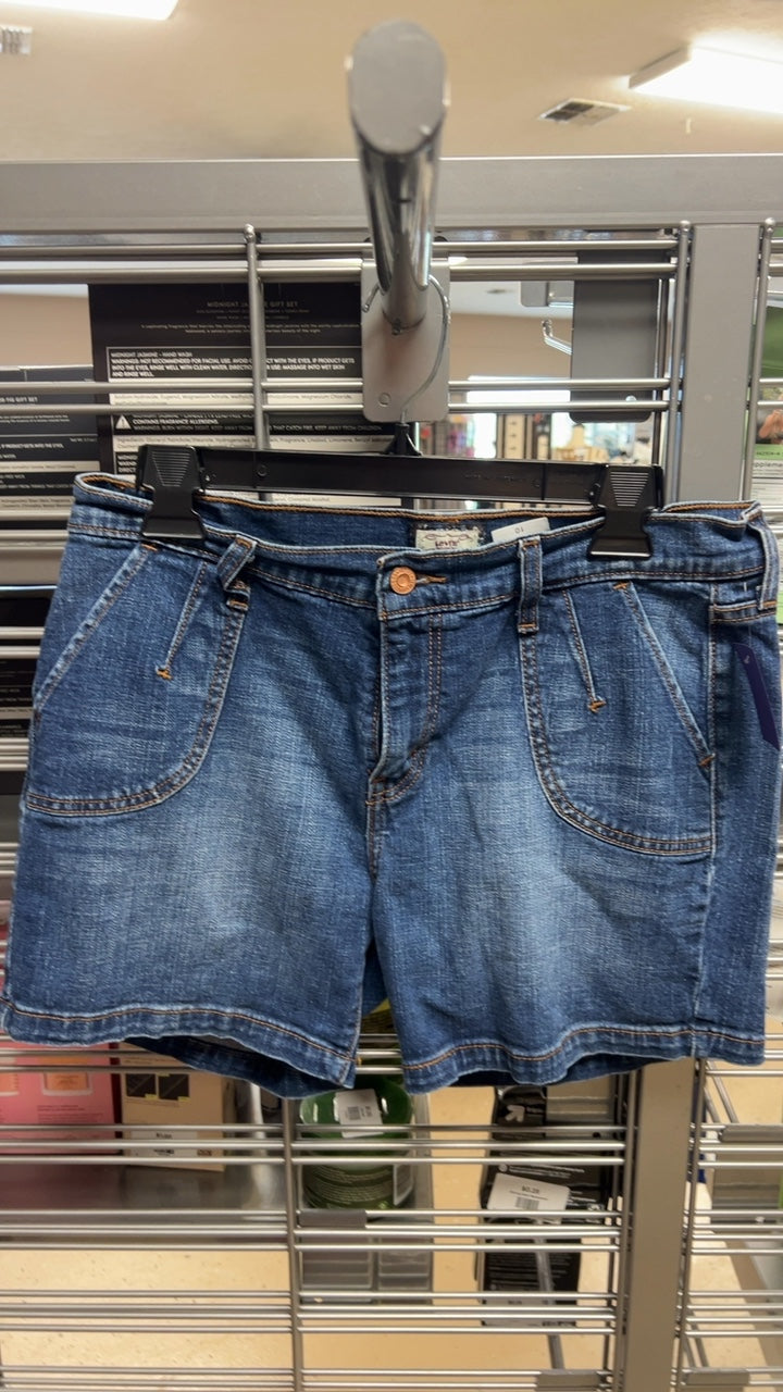 Levi's Shorts 10