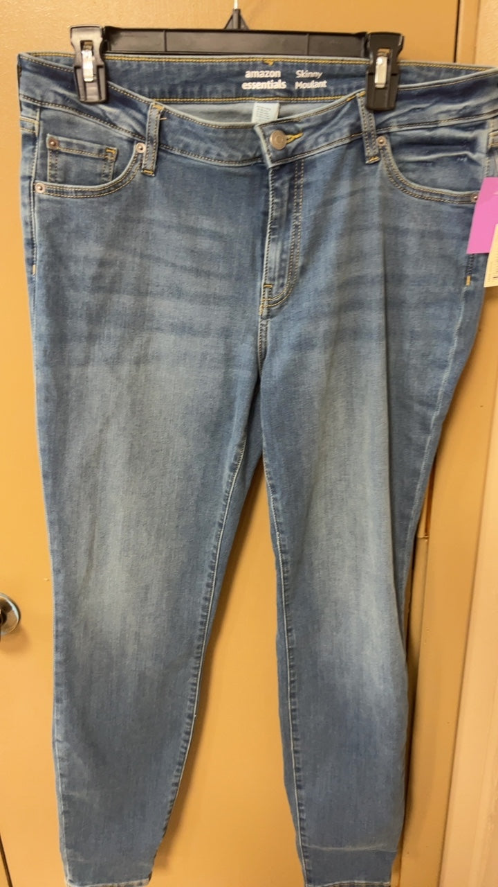 Amazon Essentials Pants 16