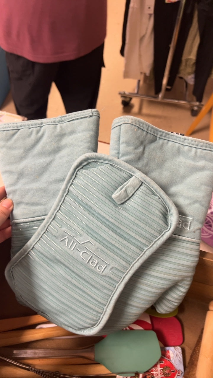 Kitchen kits Gloves