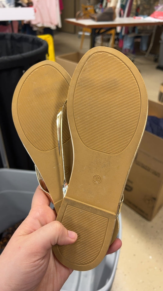 Sandals 8 gold