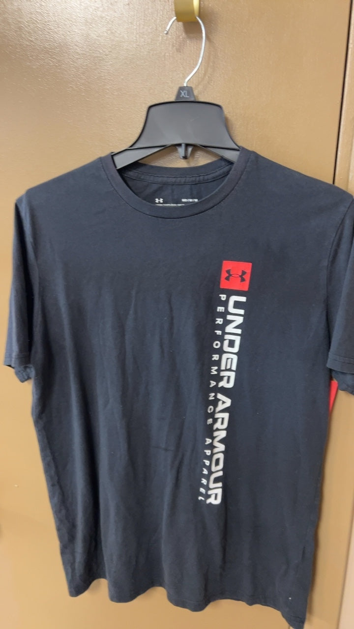 Under Armour T-Shirt Medium
