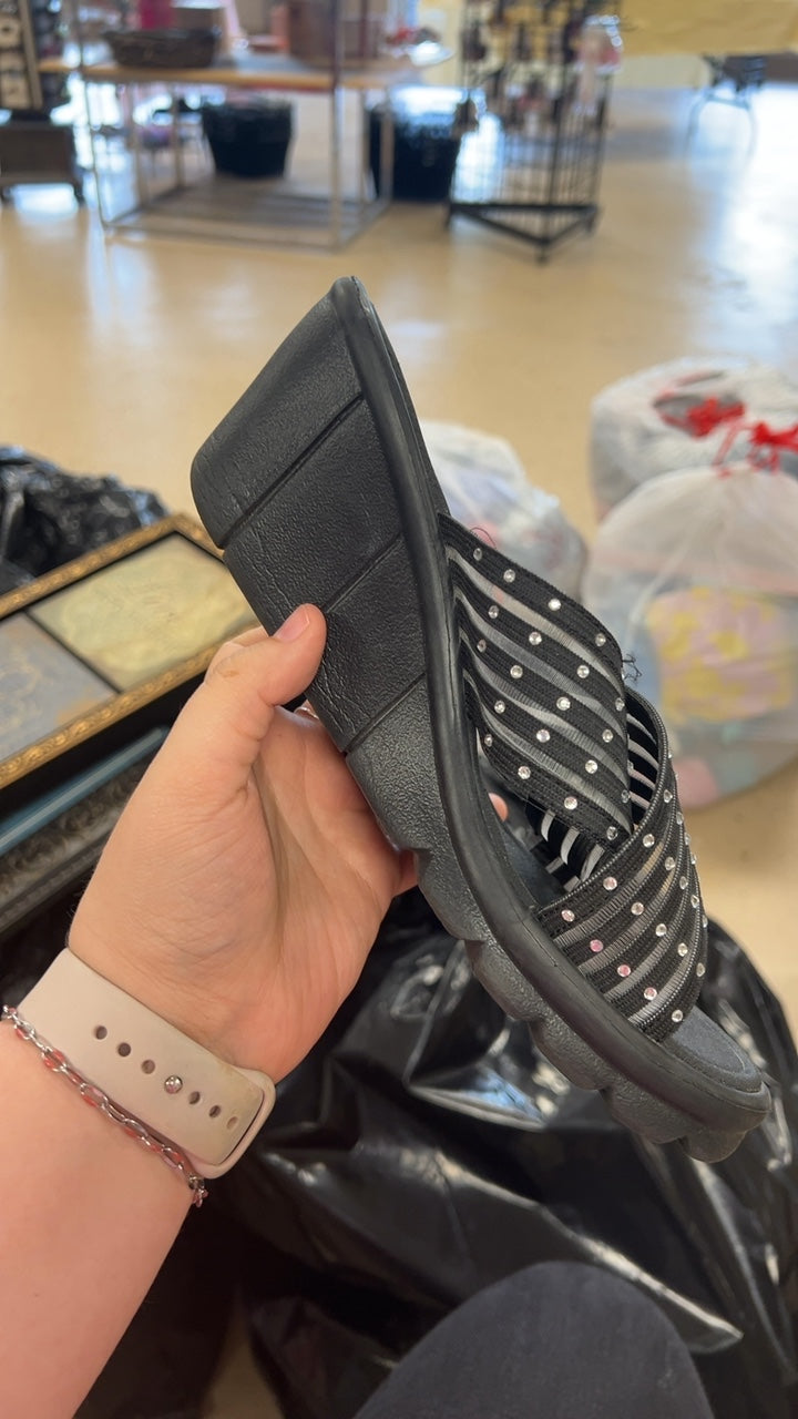 Sketchers Sandals 7