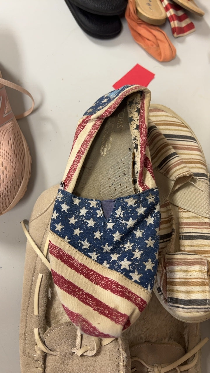 Toms Slip-On Shoes 8