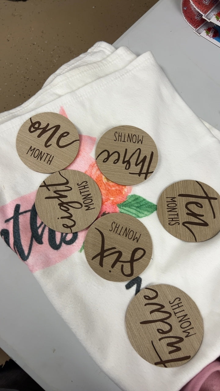 Baby month blanket and tokens
