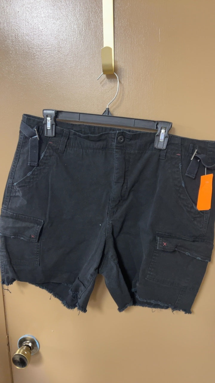 Shorts 16