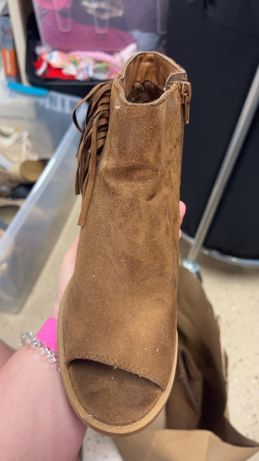 Boots 7.5