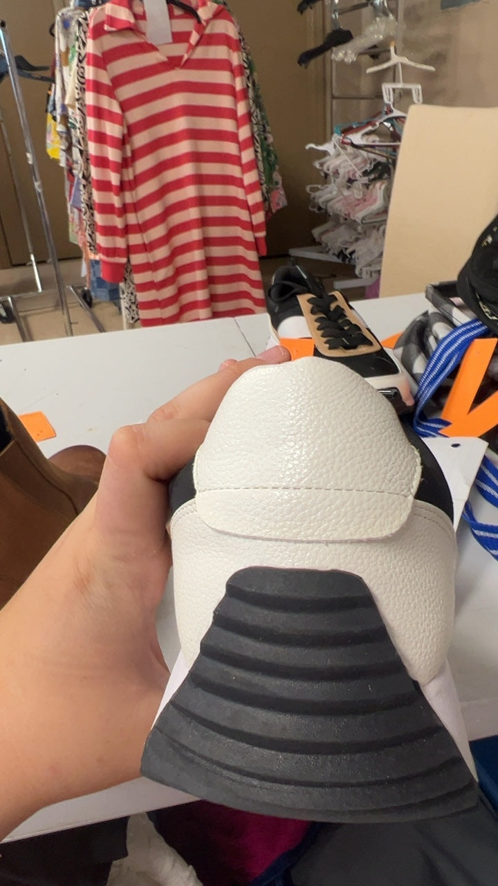 Sneakers 10