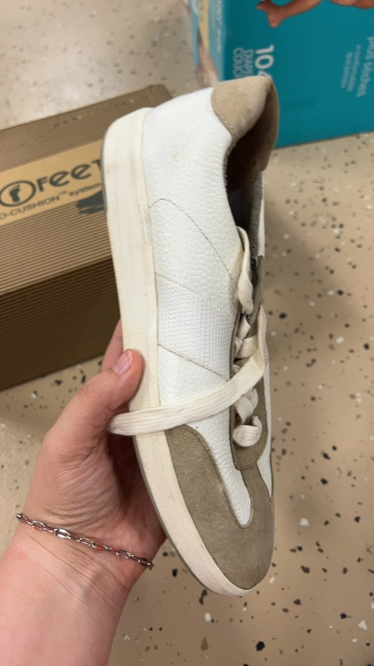 Sneakers 8.5 Beige and White