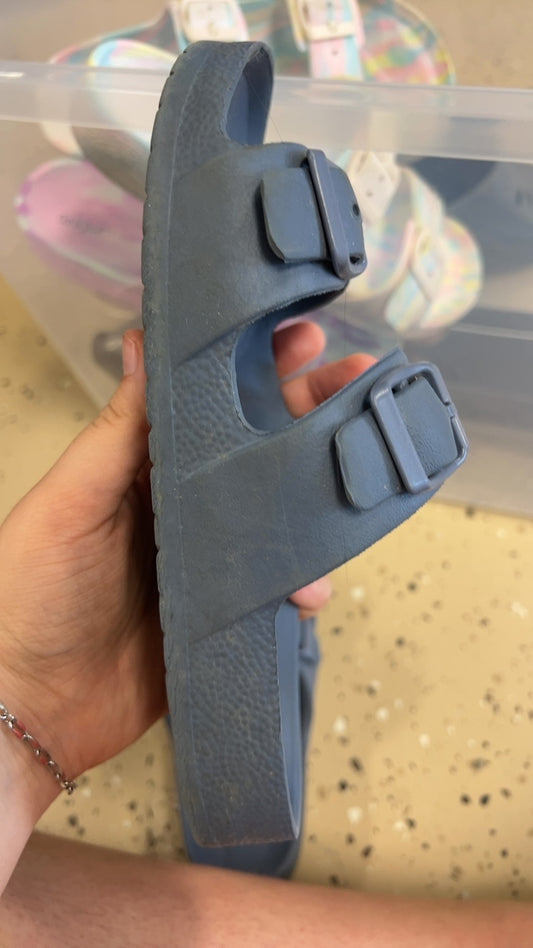 Cat & Jack Sandals Youth 3 Blue