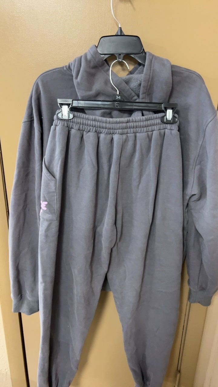 White fox Sweatshirt 2 piece set Small Pants Medium/Large Sweatshirt Gray