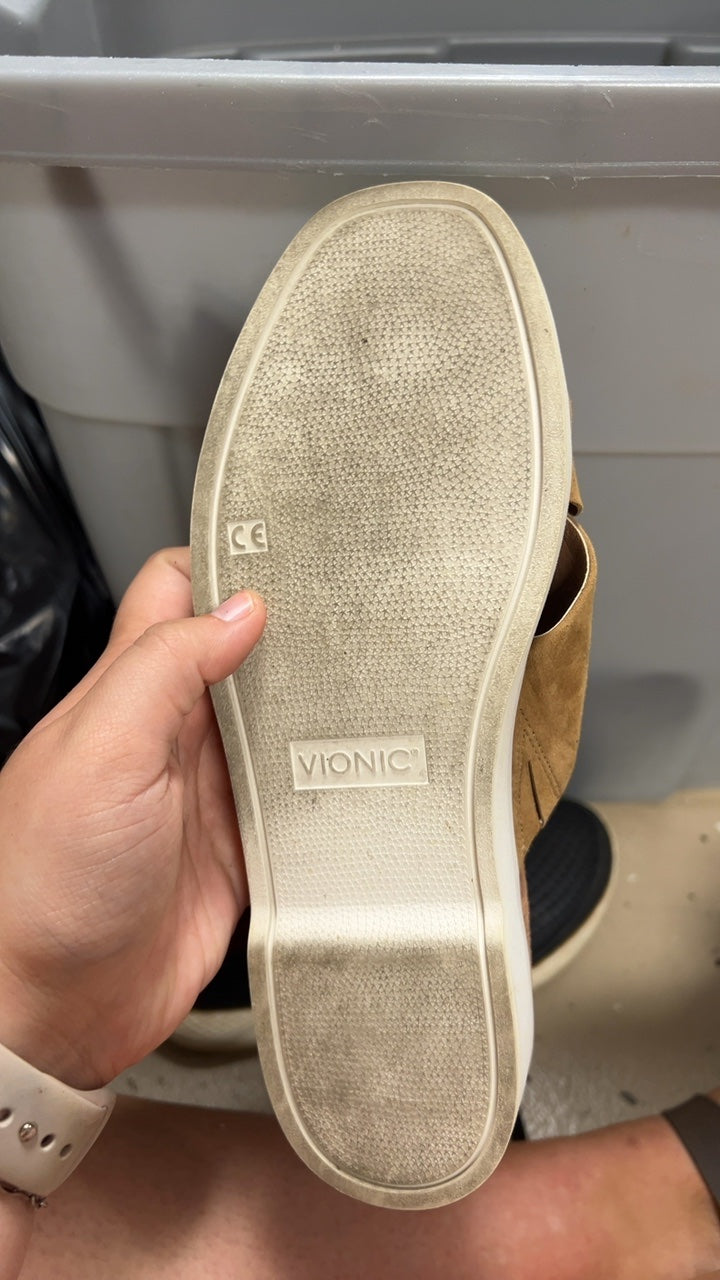 Vionic Sandals 7.5 Beige/Tan