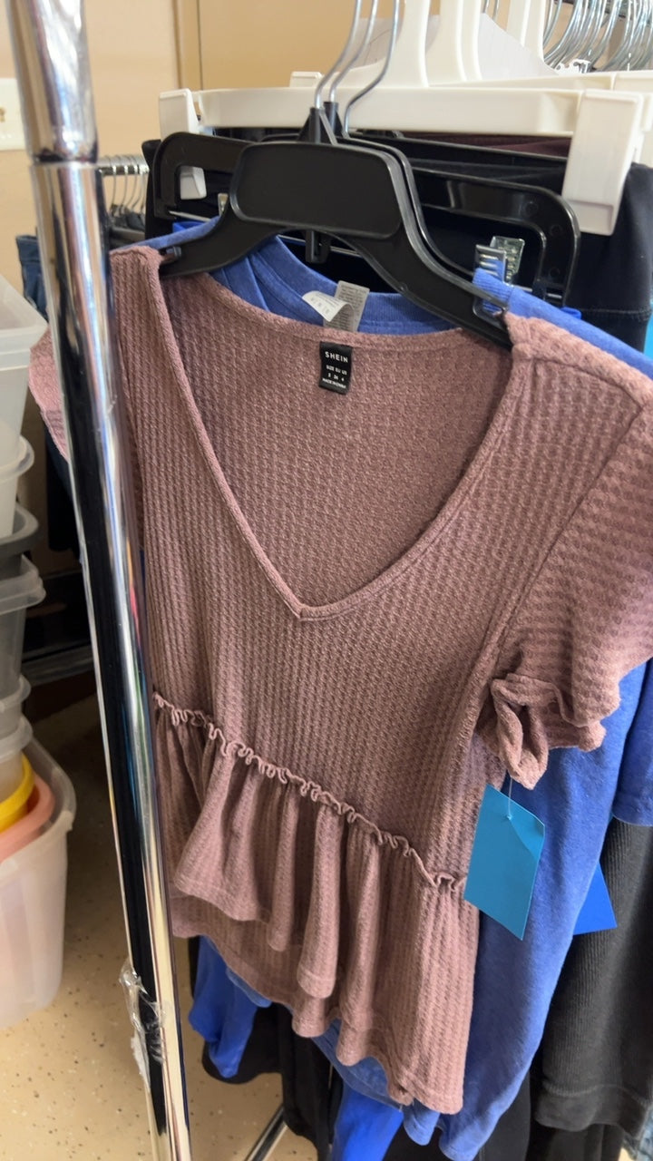 SHEIN Top Small Pink