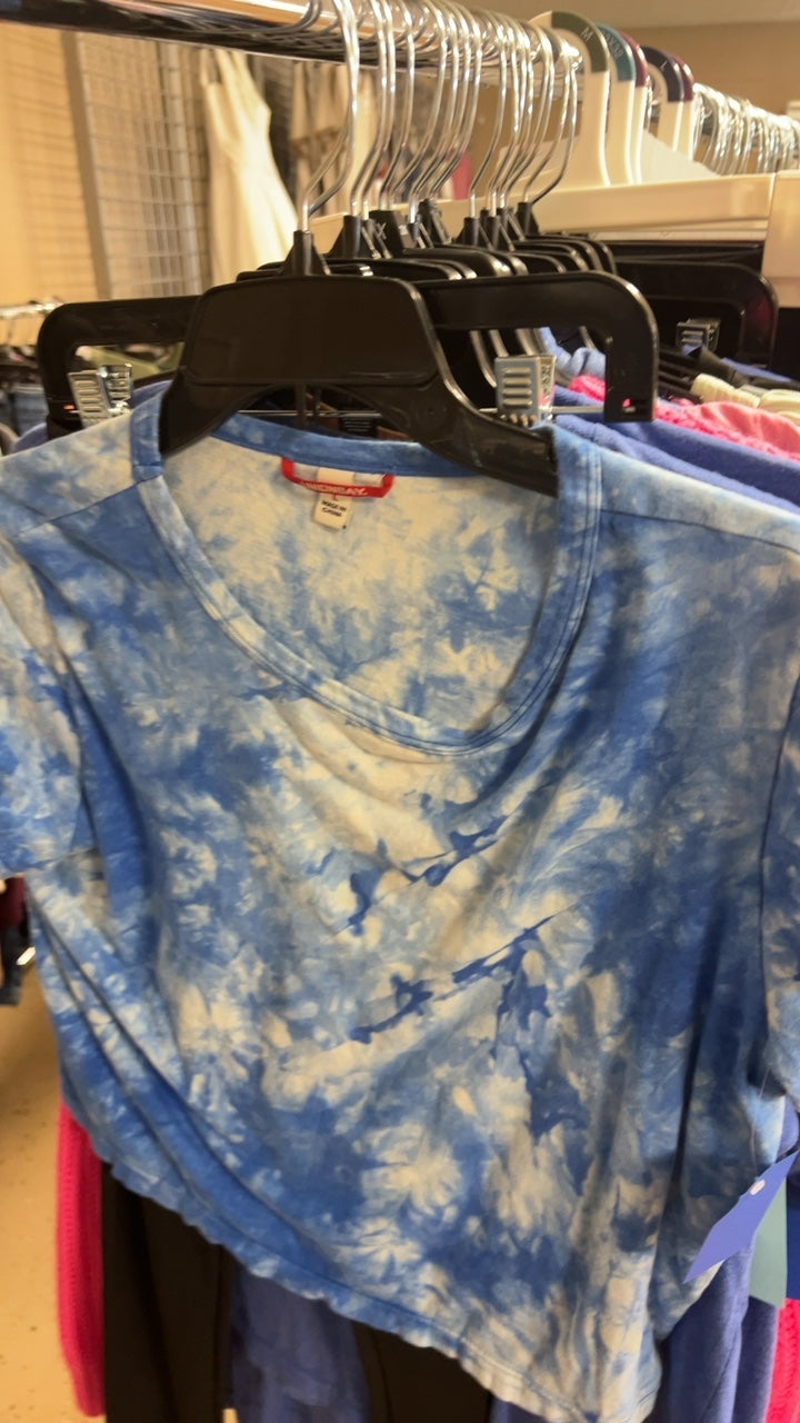 Cherokee T-Shirt Large Blue and White