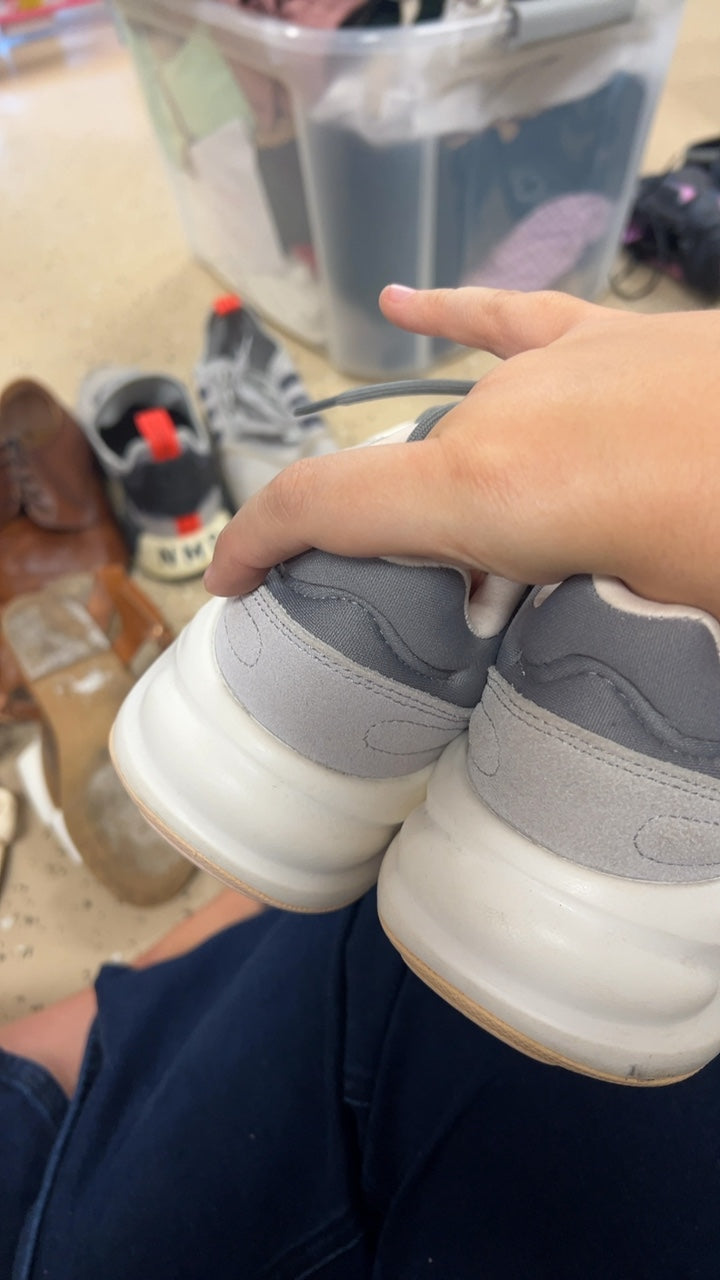 adidas Sneakers 6.5 Gray and beige