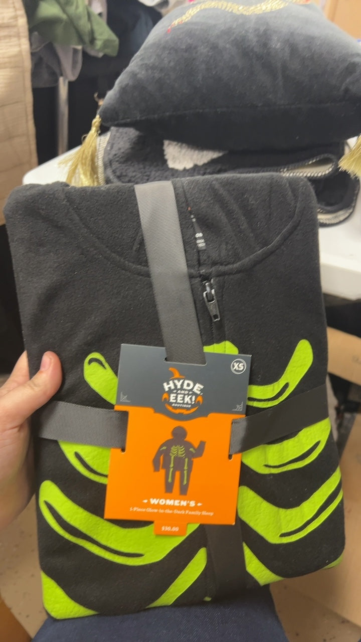 HYDE and EEK! Black and Neon Green