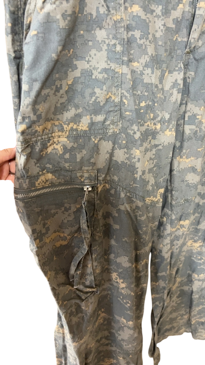 Forever 21 Pants OXL Gray camo