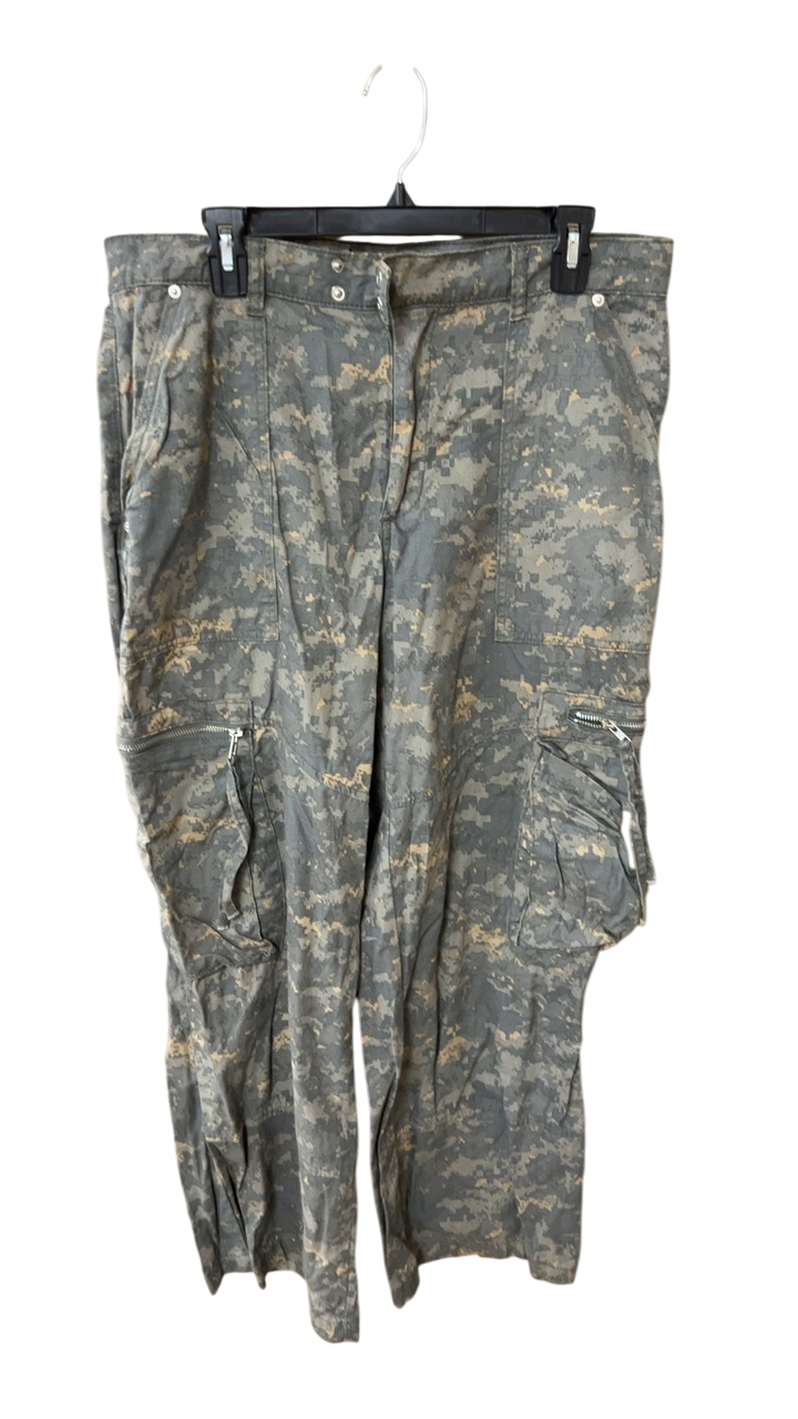 Forever 21 Pants OXL Gray camo