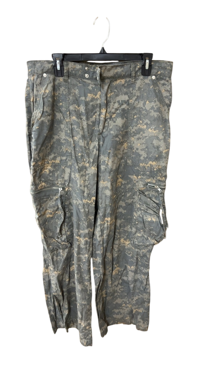 Forever 21 Pants OXL Gray camo