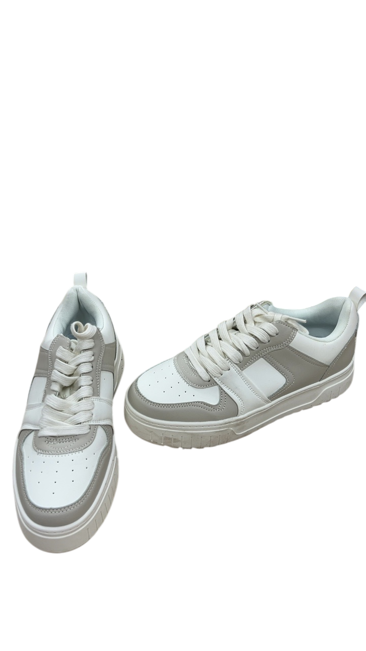  Sneakers 9.5 White and Gray