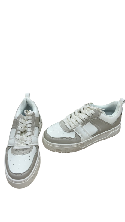  Sneakers 9.5 White and Gray