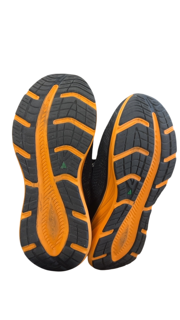 Skechers Sneakers 7.5 Black and Orange