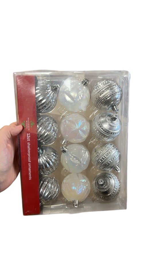 Ornaments Silver and iridescent white