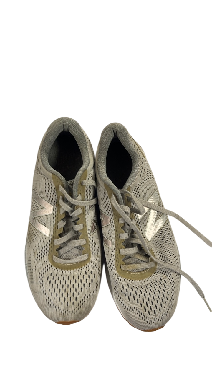 New Balance Sneakers 8 Beige and gold