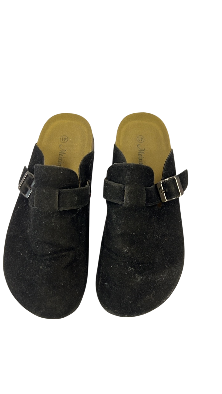 Clogs 9.5 Black