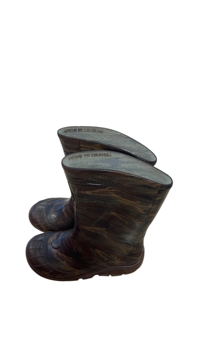 Boots Toddler 8 YOUTH Brown with wood grain pattern