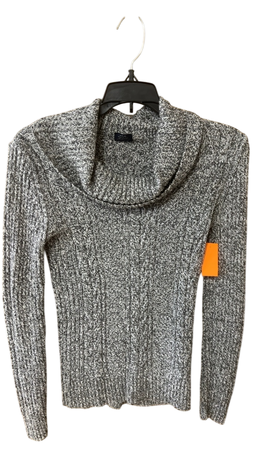 Unbranded Turtleneck Sweater Medium Gray and White