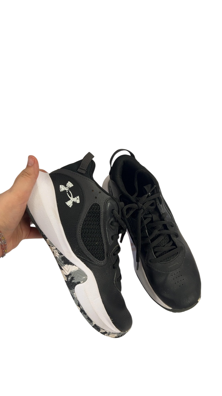 Under Armour Sneakers YOUTH 6.5 Black